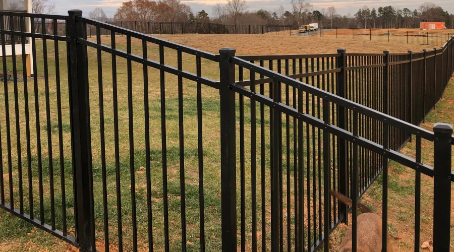 Royale Aluminum Fencing 2